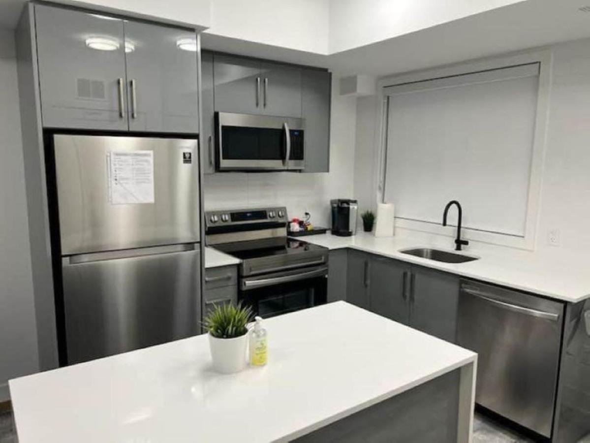 Stylish Townhome Gem With Several Amenities Just Minutes To The Falls Niagara Bagian luar foto